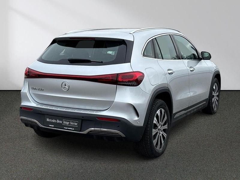 Gebraucht Mercedes EQA250 AMG 139 kW (190 PS) 2023 Silber SUV
