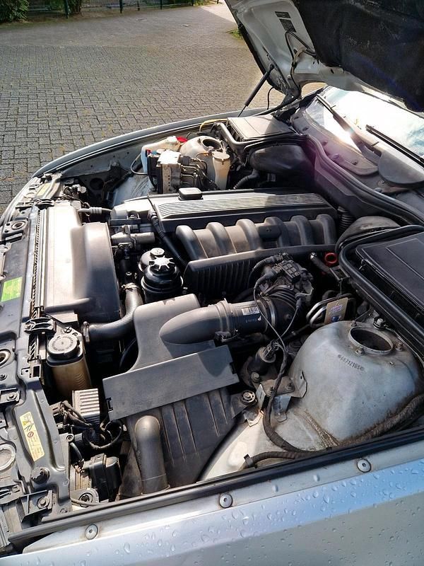 Silber Gebraucht 1998 BMW 523 Limousine | 1.900 € (Guter Preis) - Bild 1/4