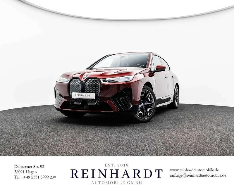 Aventurinrot iii metallic Gebraucht 2022 BMW iX Sport Line SUV | 41.385 € (Fairer Preis) - Bild 1/3