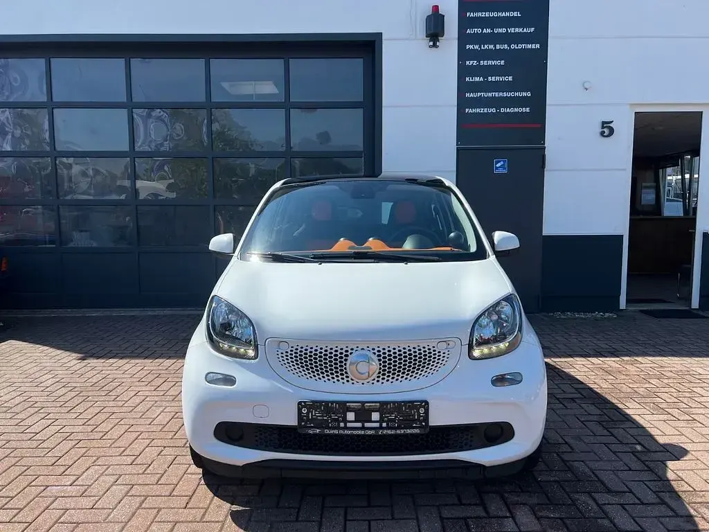 Gebraucht Smart ForFour Passion 71 PS (52 kW) 2015 Karosserie in white Kleinwagen