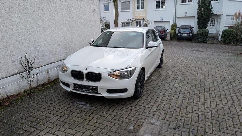 Weiß Gebraucht 2011 BMW 116 Kleinwagen | 3.500 € (Superpreis) - Bild 1/4