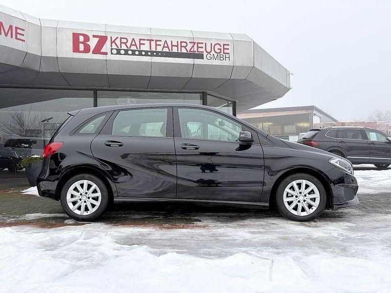 Gebraucht Mercedes B200 136 PS (100 kW) 2015 Schwarz Van / Kleinbus