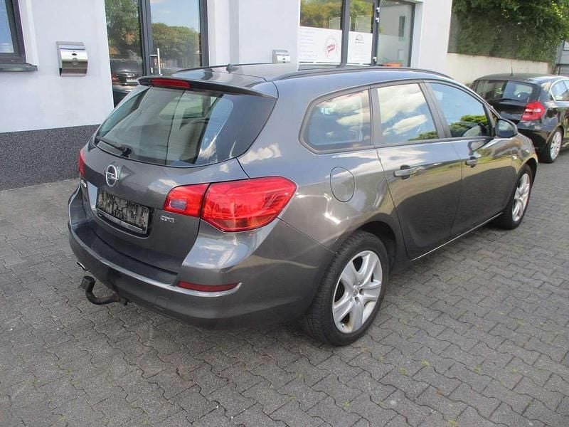 Gebraucht Opel Astra 160 PS (117 kW) 2011 Grau Kombi