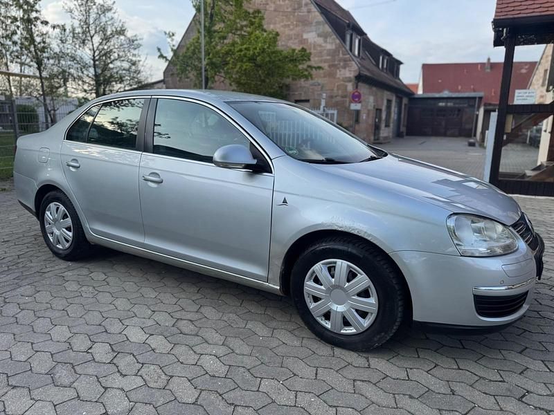 Usata VW Jetta 105 CV (77 kW) 2009 Argento Berlina