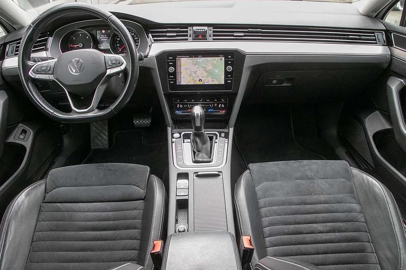 Usata VW Passat Elegance 150 CV (110 kW) 2021 Bianco Station wagon