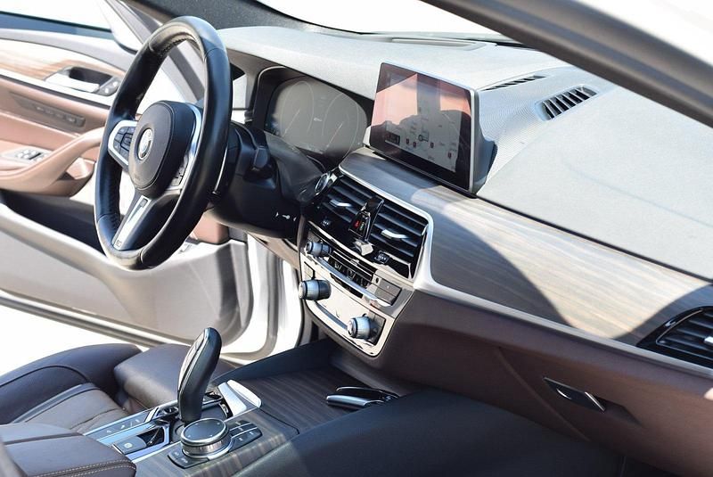 Gebraucht BMW 530e Comfort Edition 252 PS (185 kW) 2018 Weiß Limousine