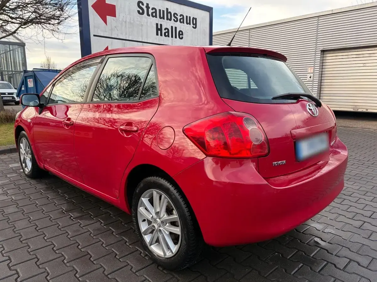 Gebraucht Toyota Auris Life 132 PS (97 kW) 2009 Rot Kleinwagen