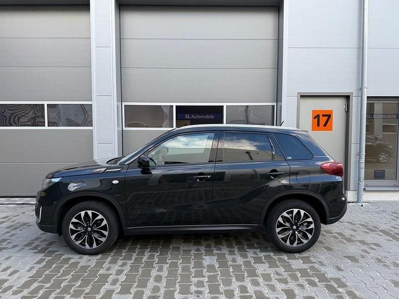 Schwarz Gebraucht 2021 Suzuki Vitara Comfort+ SUV | 16.995 € (Fairer Preis) - Bild 1/4