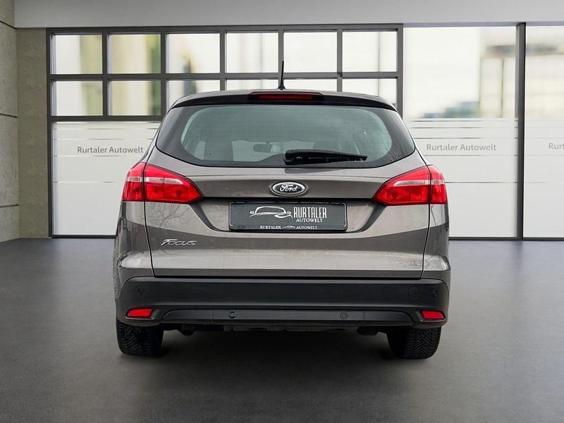 Gebraucht Ford Focus Trend 120 PS (88 kW) 2015 Braun Kombi