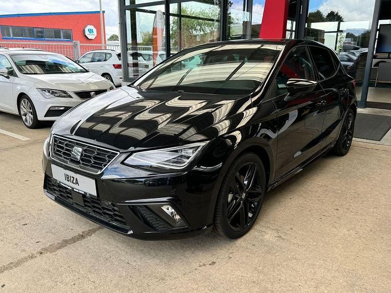 Schwarz Gebraucht 2024 Seat Ibiza Black Edition Limousine | 22.590 € (Fairer Preis) - Bild 1/4