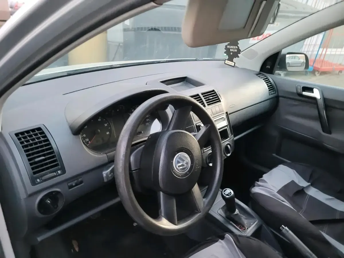 Gebraucht VW Polo 60 PS (44 kW) 2003 Silber Kleinwagen