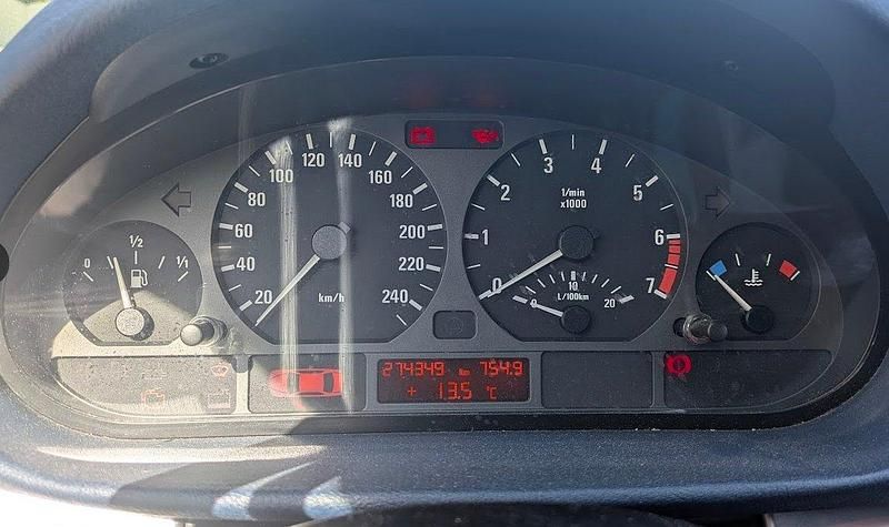 Gebraucht BMW 325 193 PS (141 kW) 2002 Blau Kombi