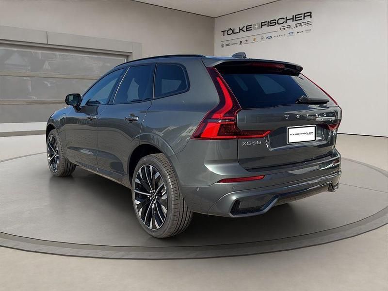 Neu Volvo XC60 Plus 455 PS (334 kW) 2026 Grün SUV