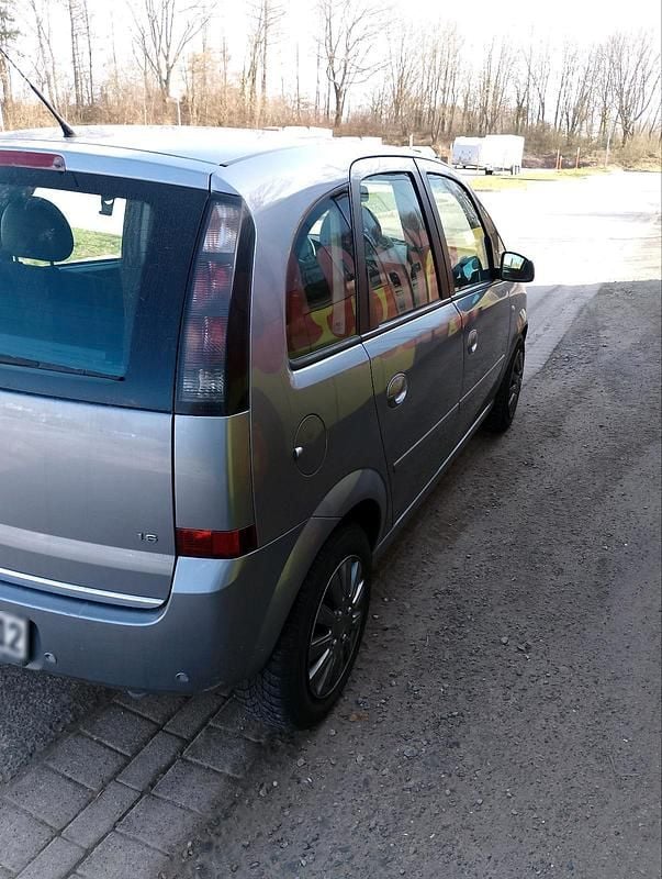 Gebraucht Opel Meriva 101 PS (74 kW) 2008 Silber Van / Kleinbus