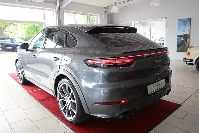 Gebraucht Porsche Cayenne 462 PS (339 kW) 2022 Quarzitgrau SUV