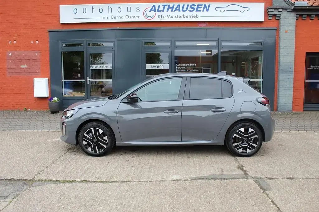 Neu Peugeot e-208 Allure 114 kW (156 PS) 2026 Grau Kleinwagen