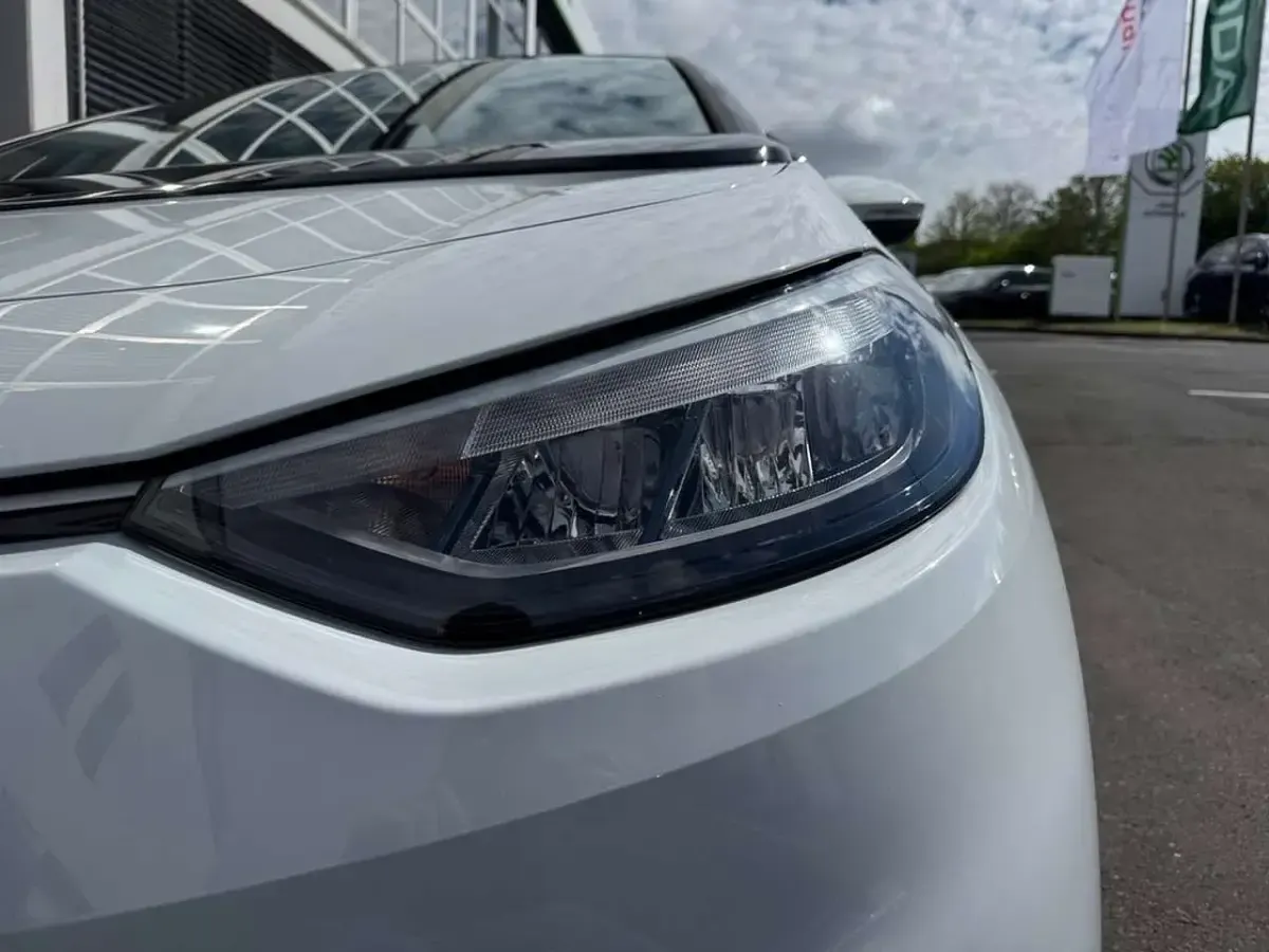 Gebraucht VW ID.3 Pro Performance 150 kW (204 PS) 2022 Weiß Kleinwagen