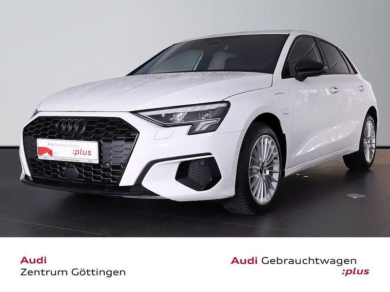 Ibisweiß Gebraucht 2024 Audi A3 Sportback e-tron Advanced Plus Kleinwagen | 34.990 € (Teuer) - Bild 1/4