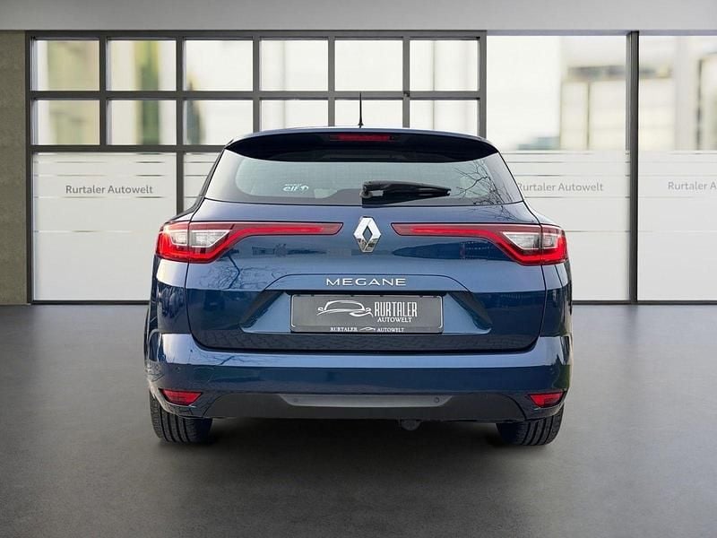 Gebraucht Renault Mégane GrandTour Play 132 PS (97 kW) 2018 Blau Kombi