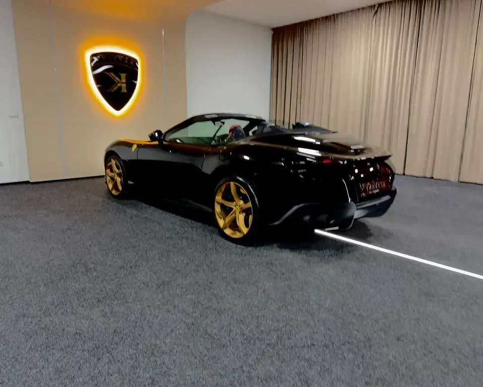 Gebraucht Ferrari Roma 620 PS (456 kW) 2026 Schwarz Cabrio
