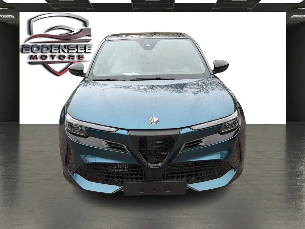 Neu Alfa Romeo Junior 136 PS (100 kW) 2025 SUV
