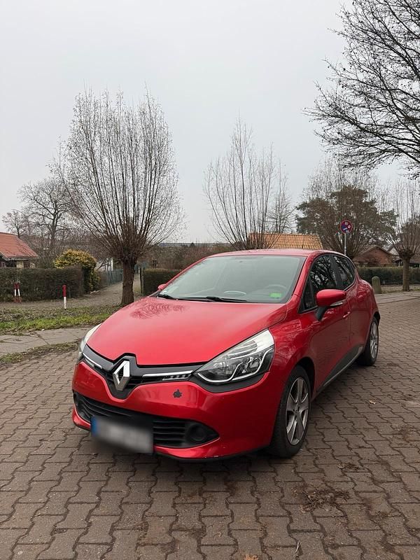 Rot Gebraucht 2016 Renault Clio IV Kleinwagen | 9.500 € (Fairer Preis) - Bild 1/4