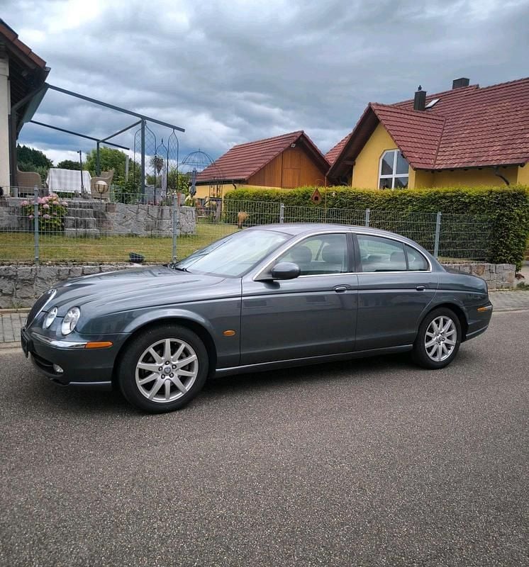 Grau Gebraucht 2023 Jaguar S-Type S Limousine | 6.750 € (Superpreis) - Bild 1/4