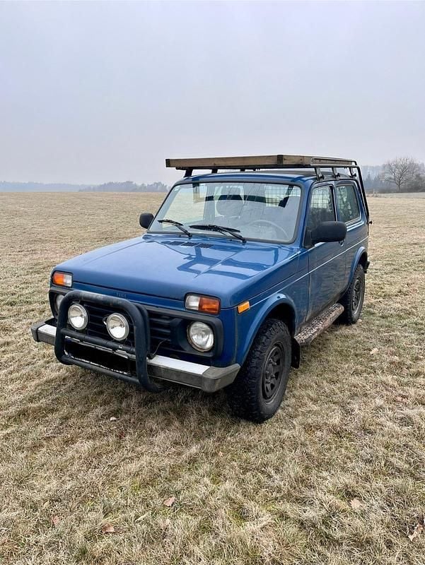 Gebraucht Lada niva 83 PS (61 kW) 2016 Blau SUV
