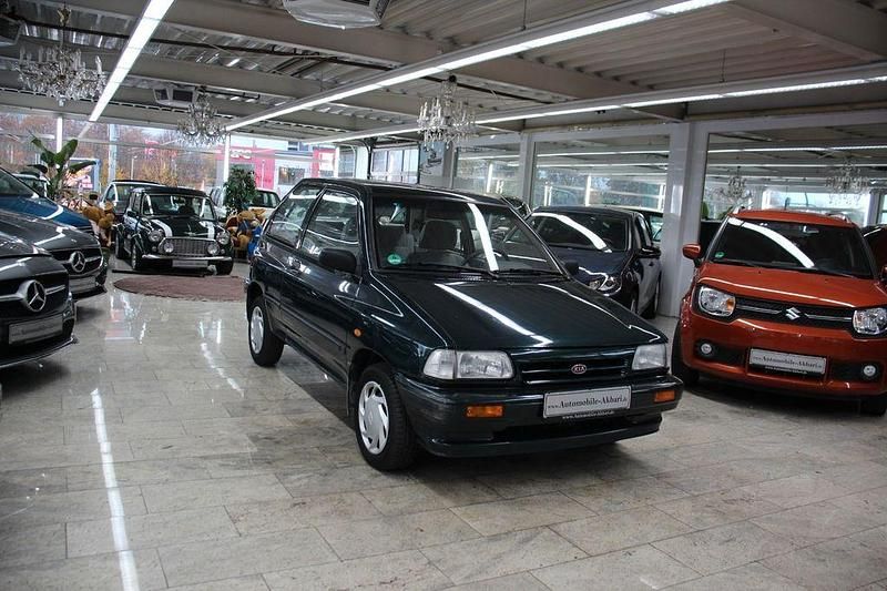 Second-hand Kia Pride 64 CP (47 kW) 2000 Verde Berlinǎ
