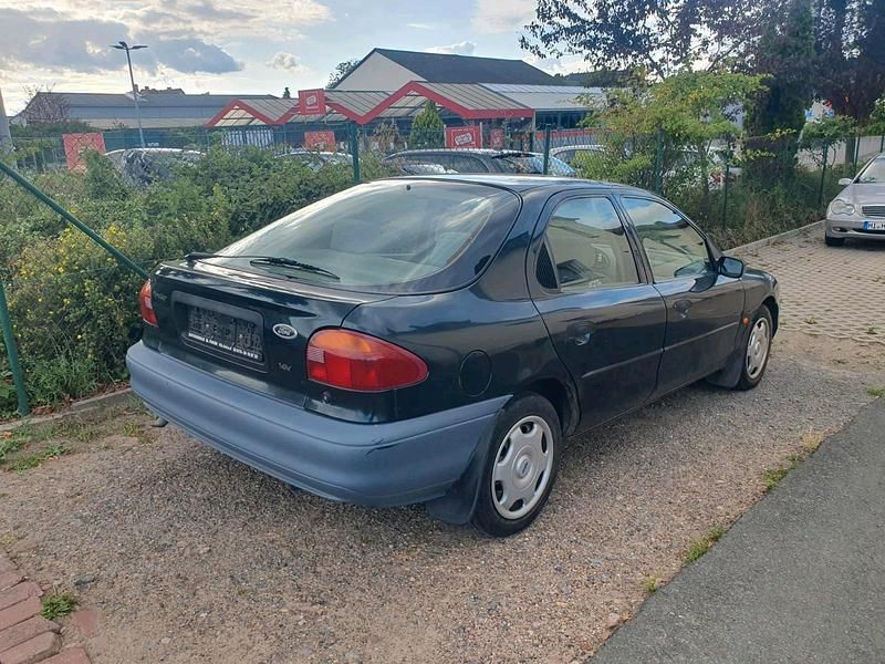 Blau Gebraucht 1996 Ford Mondeo Limousine | 450 € - Bild 1/4