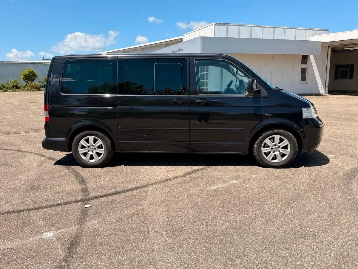 Gebraucht VW Multivan 174 PS (127 kW) 2007 Schwarz Van / Kleinbus