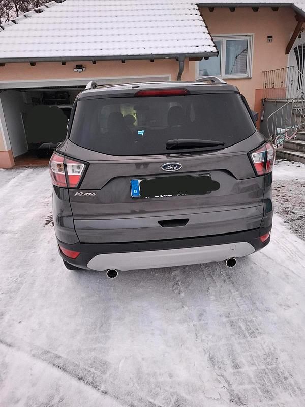 Gebraucht Ford Kuga Cool & Connect 150 PS (110 kW) 2019 Grau SUV