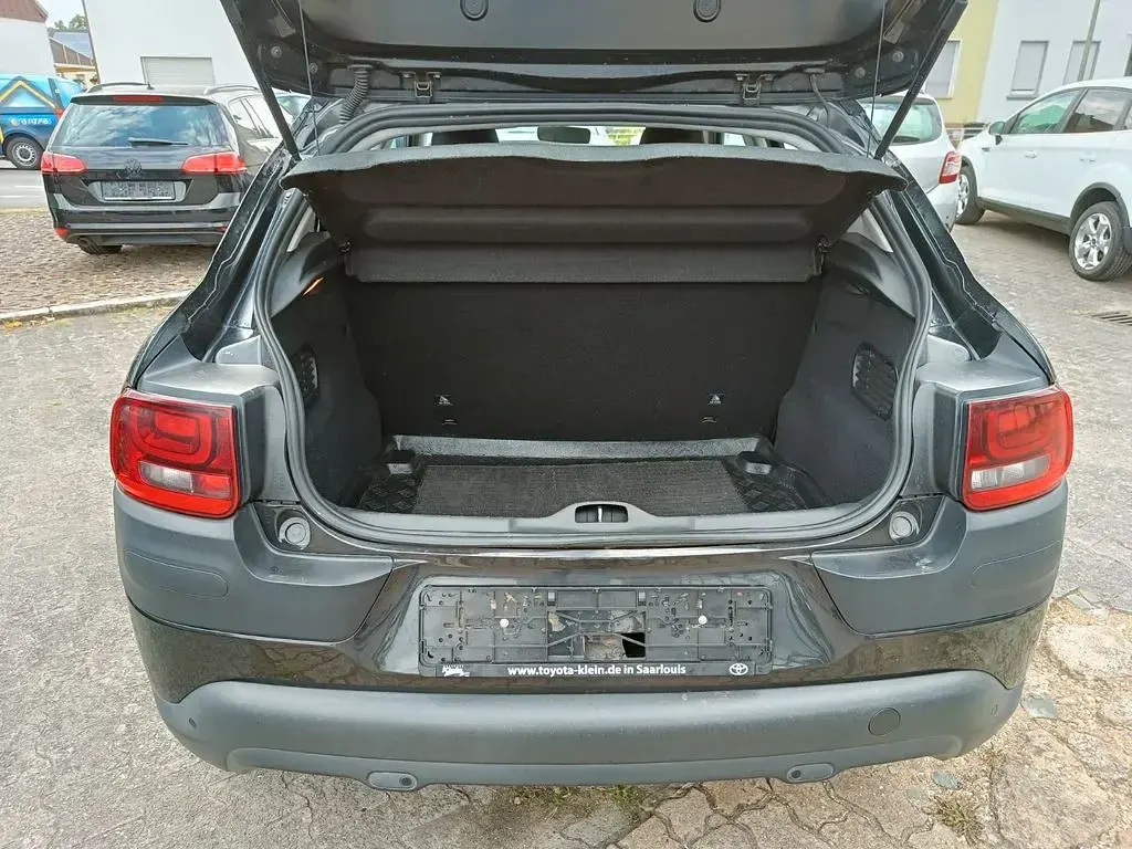 Gebraucht Citroën C4 Feel 82 PS (60 kW) 2015 Schwarz Limousine