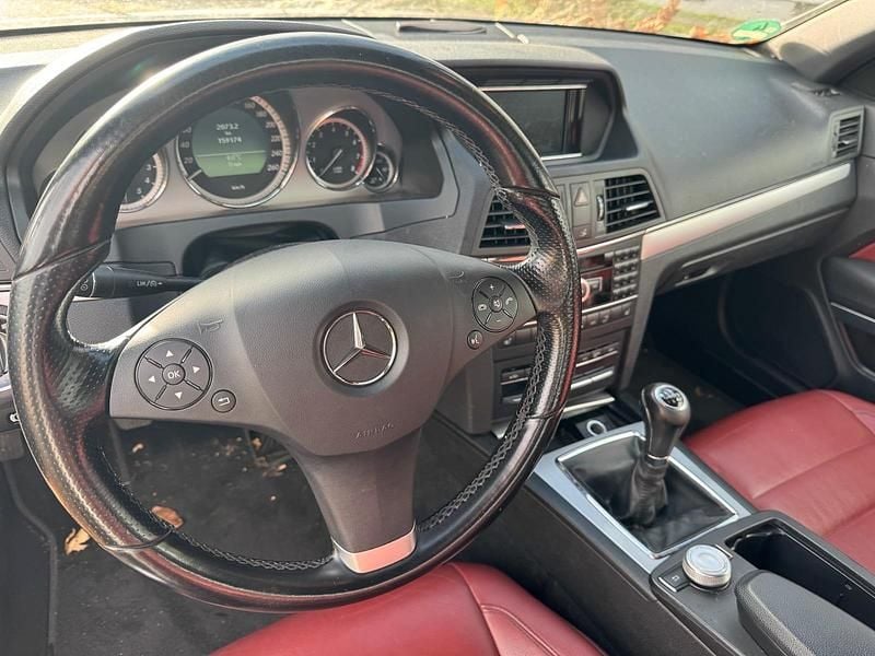 Gebraucht Mercedes E200 184 PS (135 kW) 2010 Weiß Cabrio