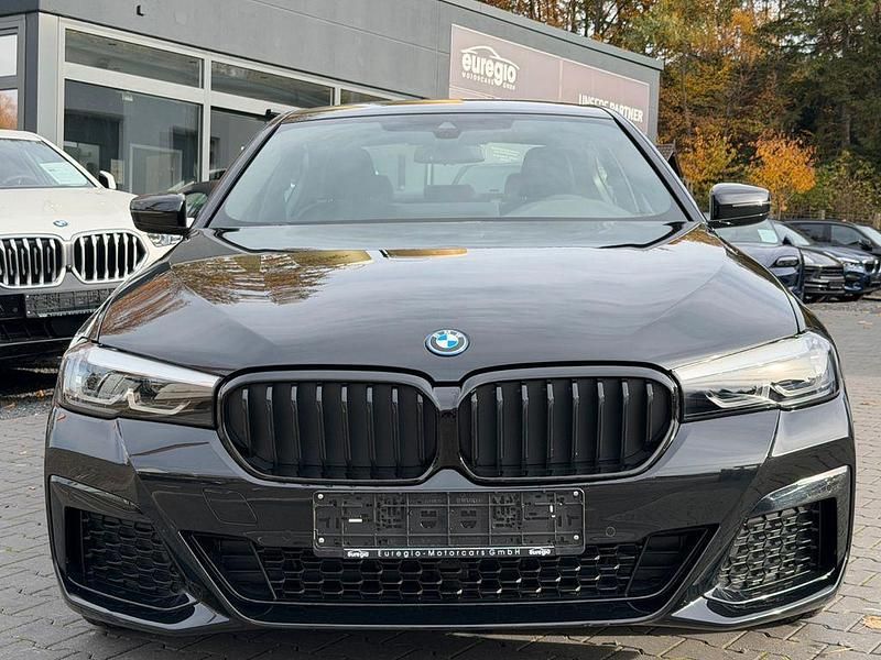 Gebraucht BMW 530e M Sport 292 PS (214 kW) 2023 Schwarz Limousine