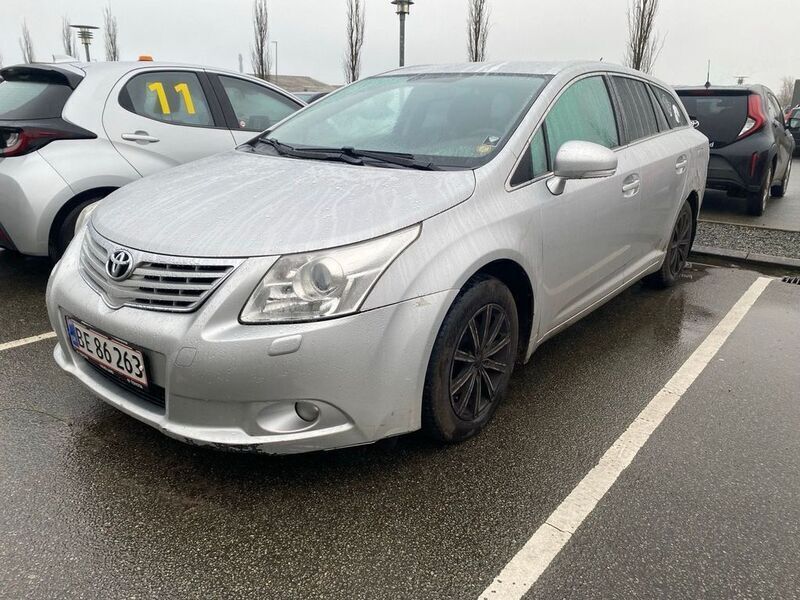 Grau Gebraucht 2011 Toyota Avensis Executive Kombi | 1.900 € (Superpreis) - Bild 1/4