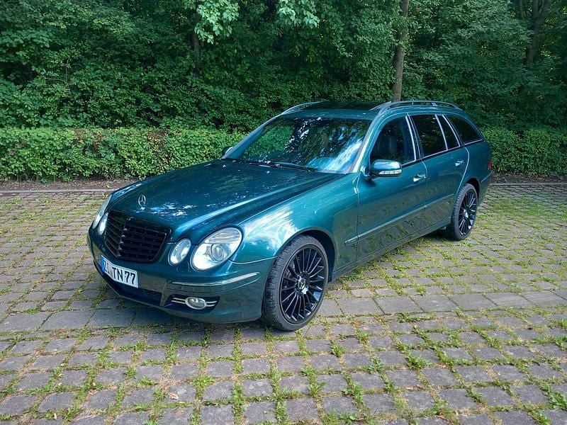 Grün Gebraucht 2006 Mercedes E280 Kombi | 5.500 € (Fairer Preis) - Bild 1/4