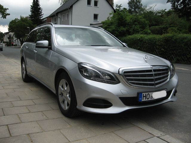 Silber metallic Gebraucht 2013 Mercedes E220 Kombi | 19.900 € - Bild 1/4