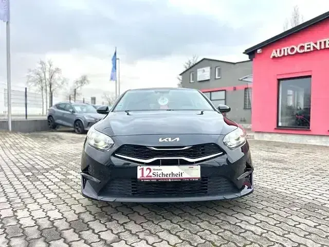 Gebraucht Kia Ceed 160 PS (117 kW) 2022 Schwarz Kleinwagen