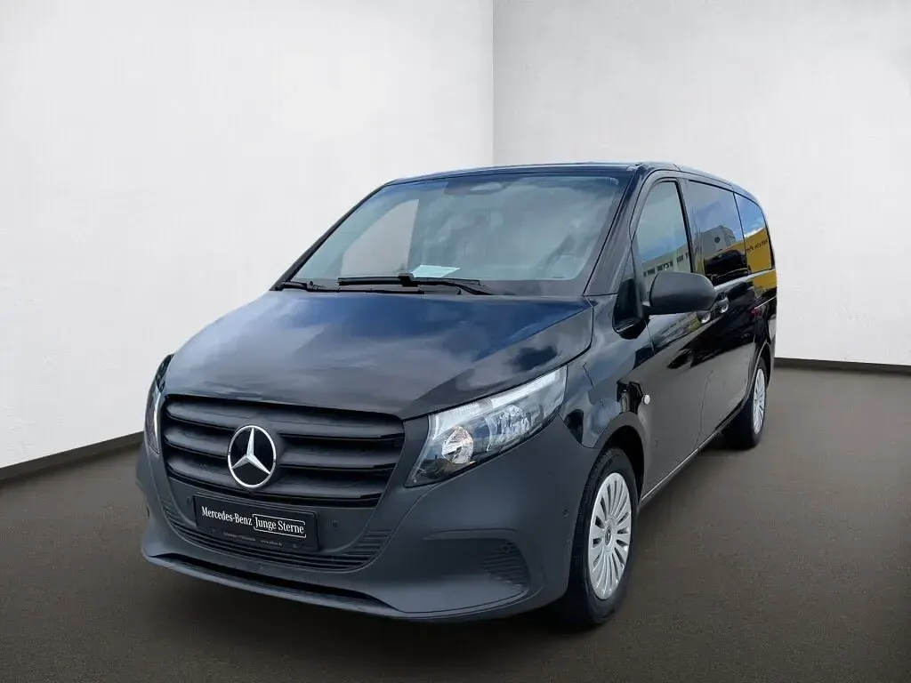 Gebraucht Mercedes Vito 163 PS (119 kW) 2025 Obsidianschwarz Van