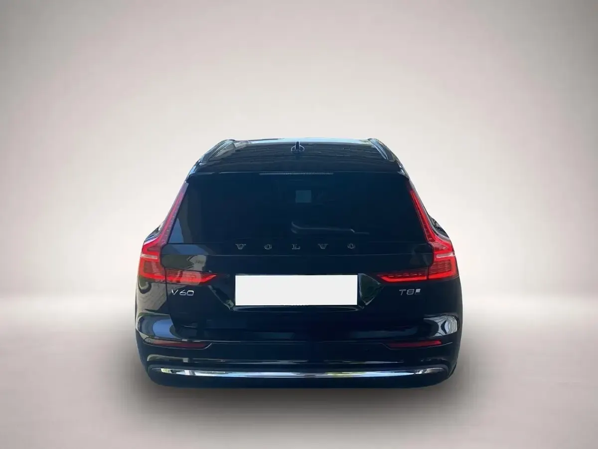 Gebraucht Volvo V60 Plus 455 PS (334 kW) 2024 Manufacturer Kombi