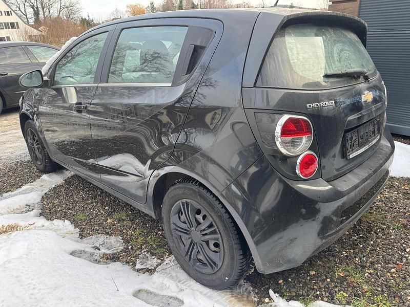 Gebraucht Chevrolet Aveo 113 PS (83 kW) 2011 Schwarz Limousine
