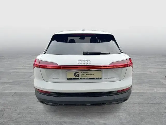 Gebraucht Audi e-tron S-Line 300 kW (408 PS) 2022 Gletscherweiß metallic (metallic) SUV