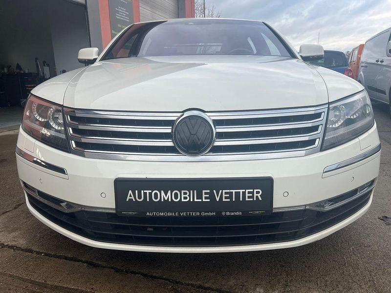 Gebraucht VW Phaeton 239 PS (175 kW) 2010 Campanellaweiß Limousine