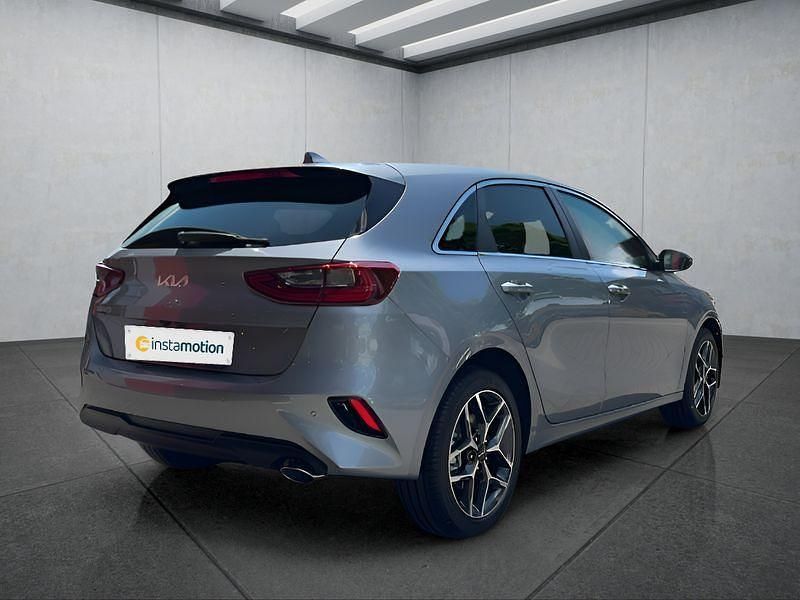 Gebraucht Kia Ceed 140 PS (102 kW) 2025 Silber Kleinwagen