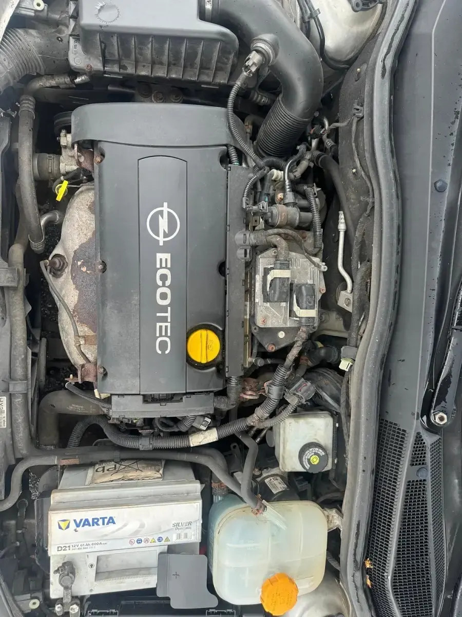 Gebraucht Opel Astra 105 PS (77 kW) 2007 Silber Limousine