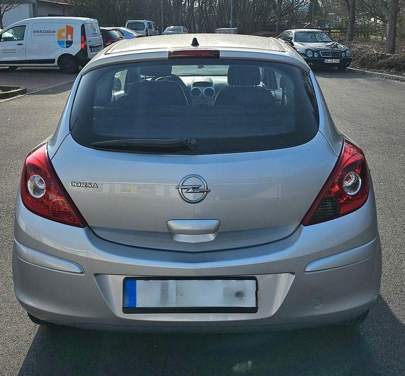 Gebraucht Opel Corsa Selection 86 PS (63 kW) 2014 Silber Kleinwagen