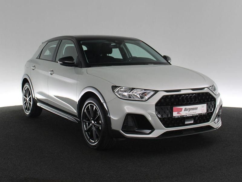 Gebraucht Audi A1 116 PS (85 kW) 2024 Silber / tausilber Limousine