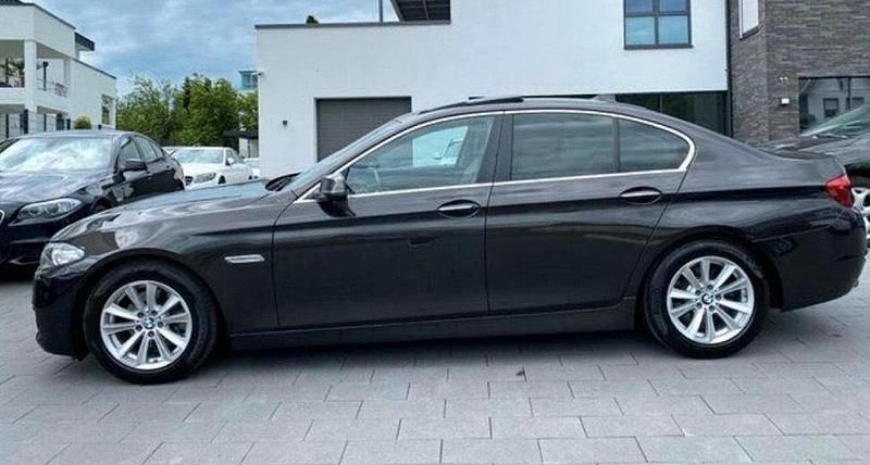 Gebraucht BMW 520 190 PS (139 kW) 2016 Braun Limousine