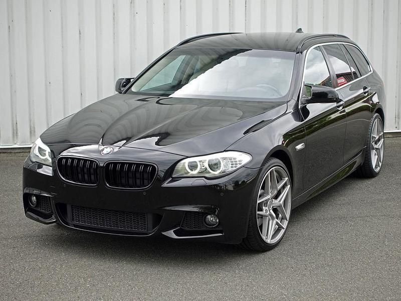 Schwarz Gebraucht 2012 BMW 530 M Sport Kombi | 11.990 € (Fairer Preis) - Bild 1/4